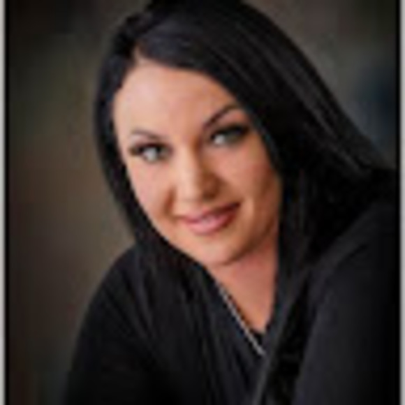 Meet your Posher, Danielle - Picture 1 of 1